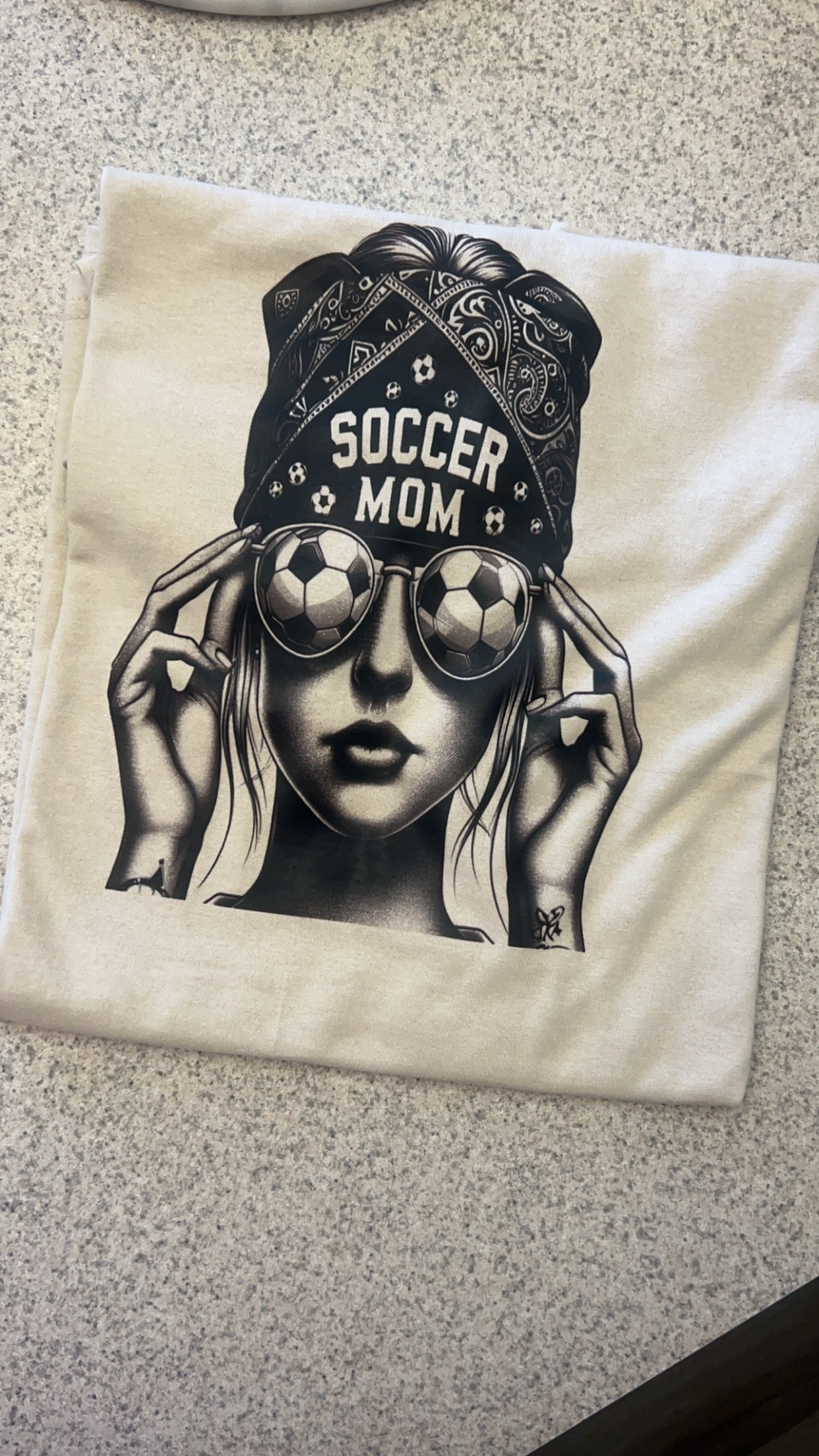 SOCCER MOM - Short Sleeve T-Shirt